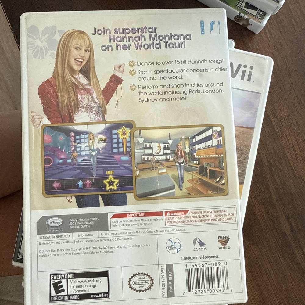 Hannah Montana: Spotlight World Tour (Nintendo Wii) 2007‎ Manual Included - Picture 3 of 6